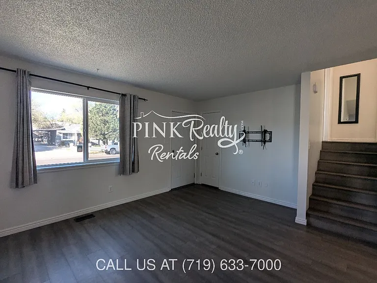 4026 Shelley Ave — Photo 4