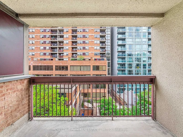 89 McCaul St #622 — Photo 11