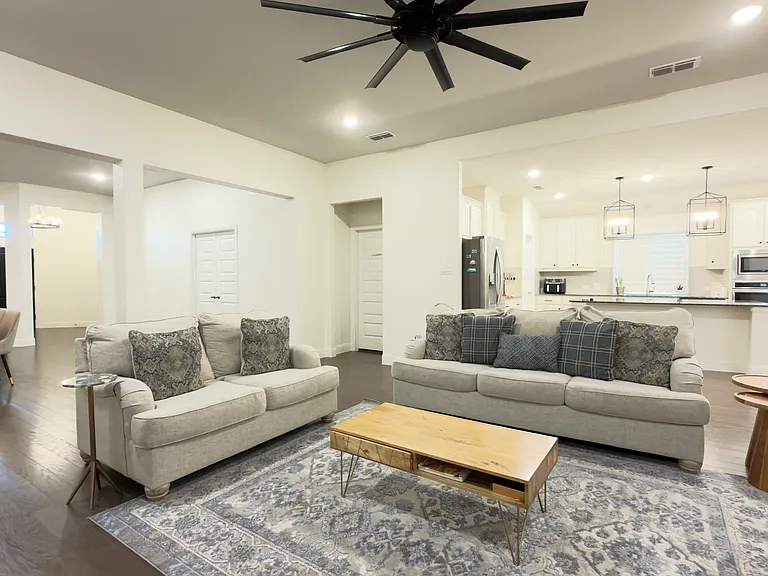 2215 Grassland Ave — Photo 5