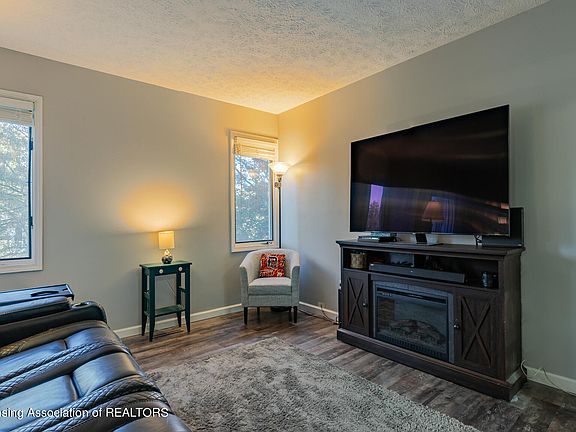5th image of 2408 Artisan Dr