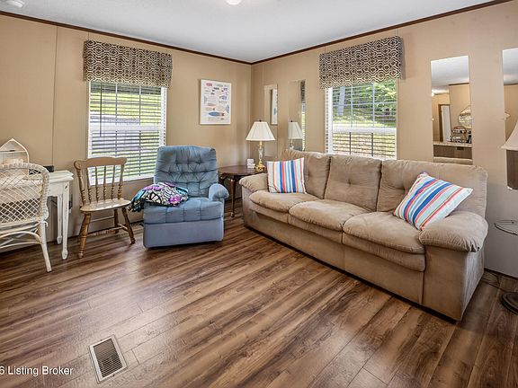 5th image of 2825 Hidden Valley Ln