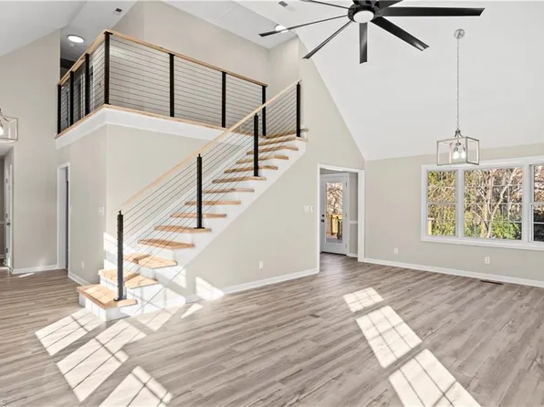 5309 Moss Creek Ln, Clemmons, NC 27012