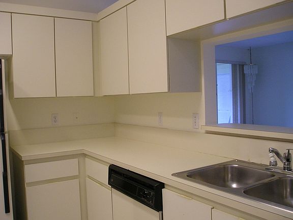 KITCHEN PASS THRU