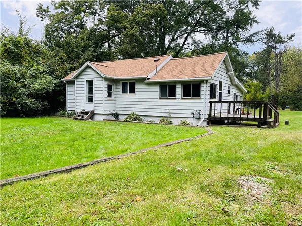 2440 Wager Rd, Erie, PA 16509