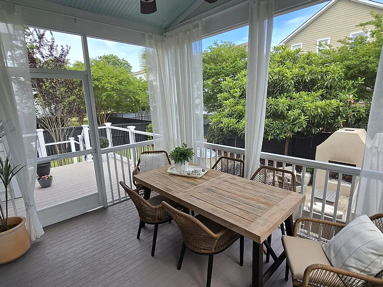 2207 Dewees Creek Dr — Photo 37