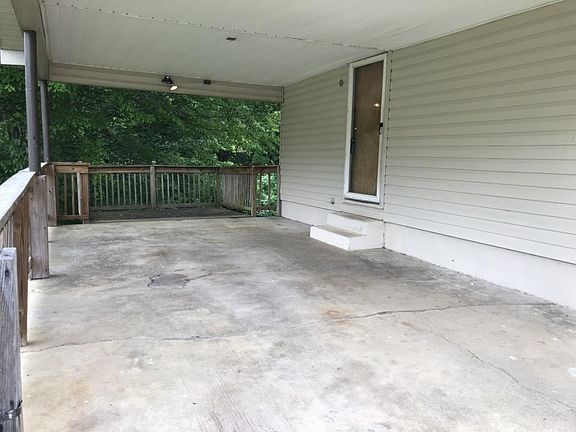 3rd image of 1304 E Lynnwood Cir