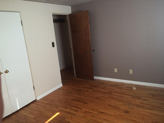 3rd image of 410 Themis St APT B