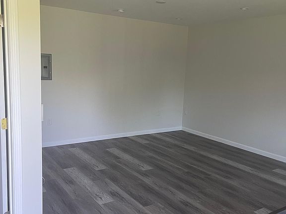 5th image of 8242 Redbush Ln #8244