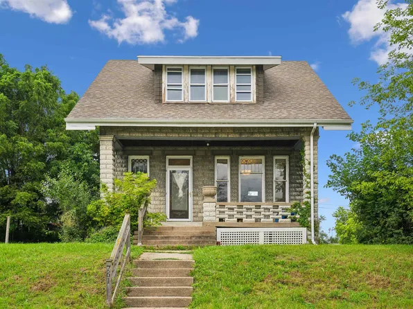 761 Cottage Pl, Dubuque, IA 52001