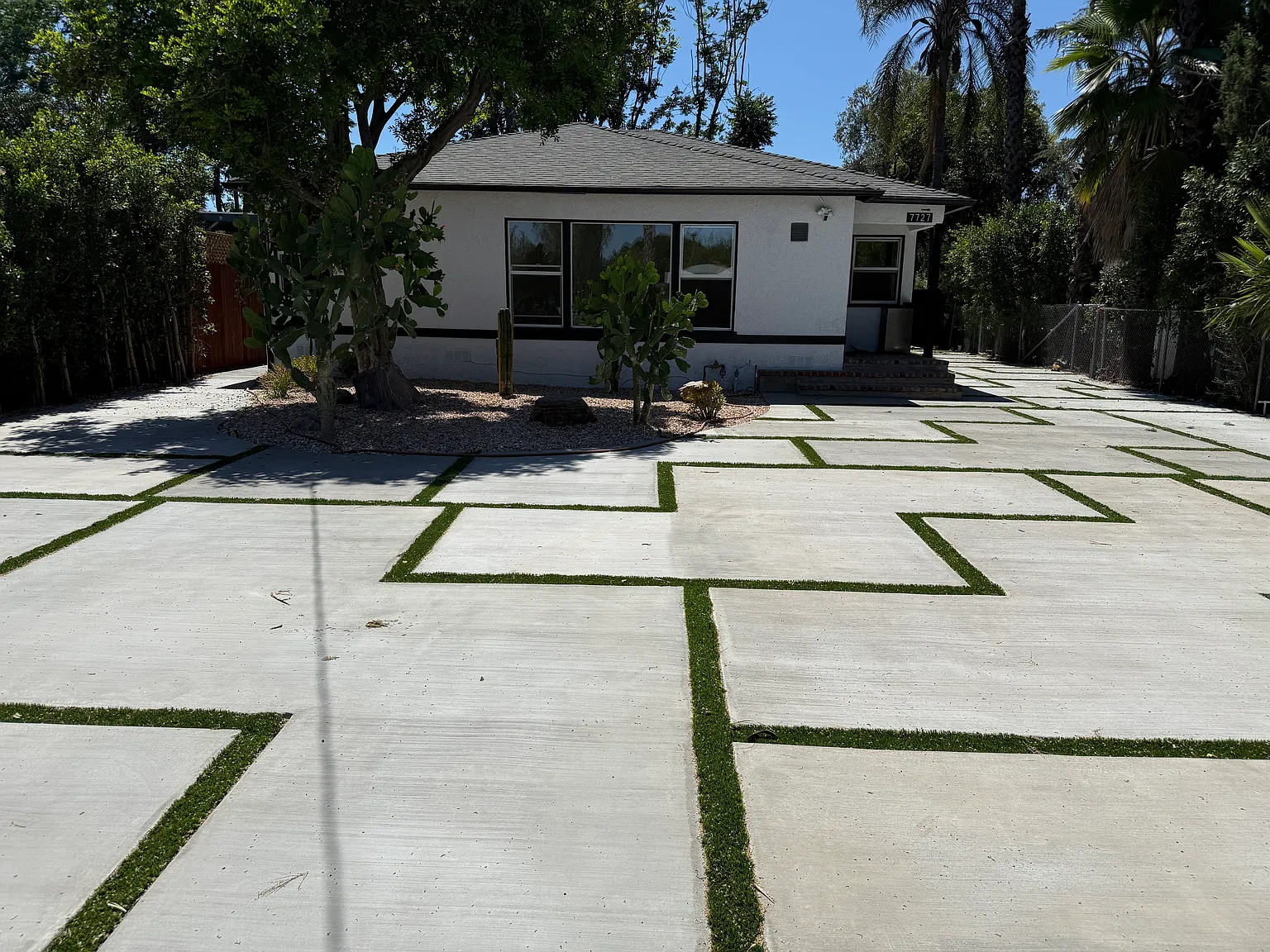 3 bed, 1364 sqft, $3,995 — Photo 3