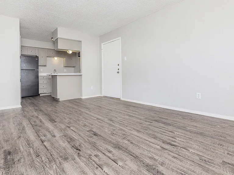 Bel Air Creekside — Photo 47