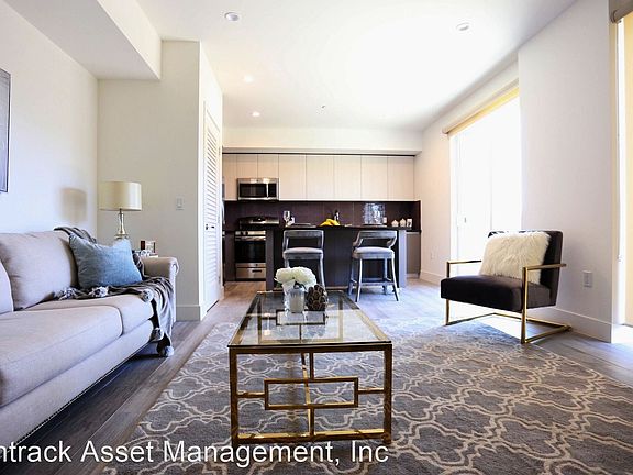 3rd image of 5044 Bakman Ave #4E