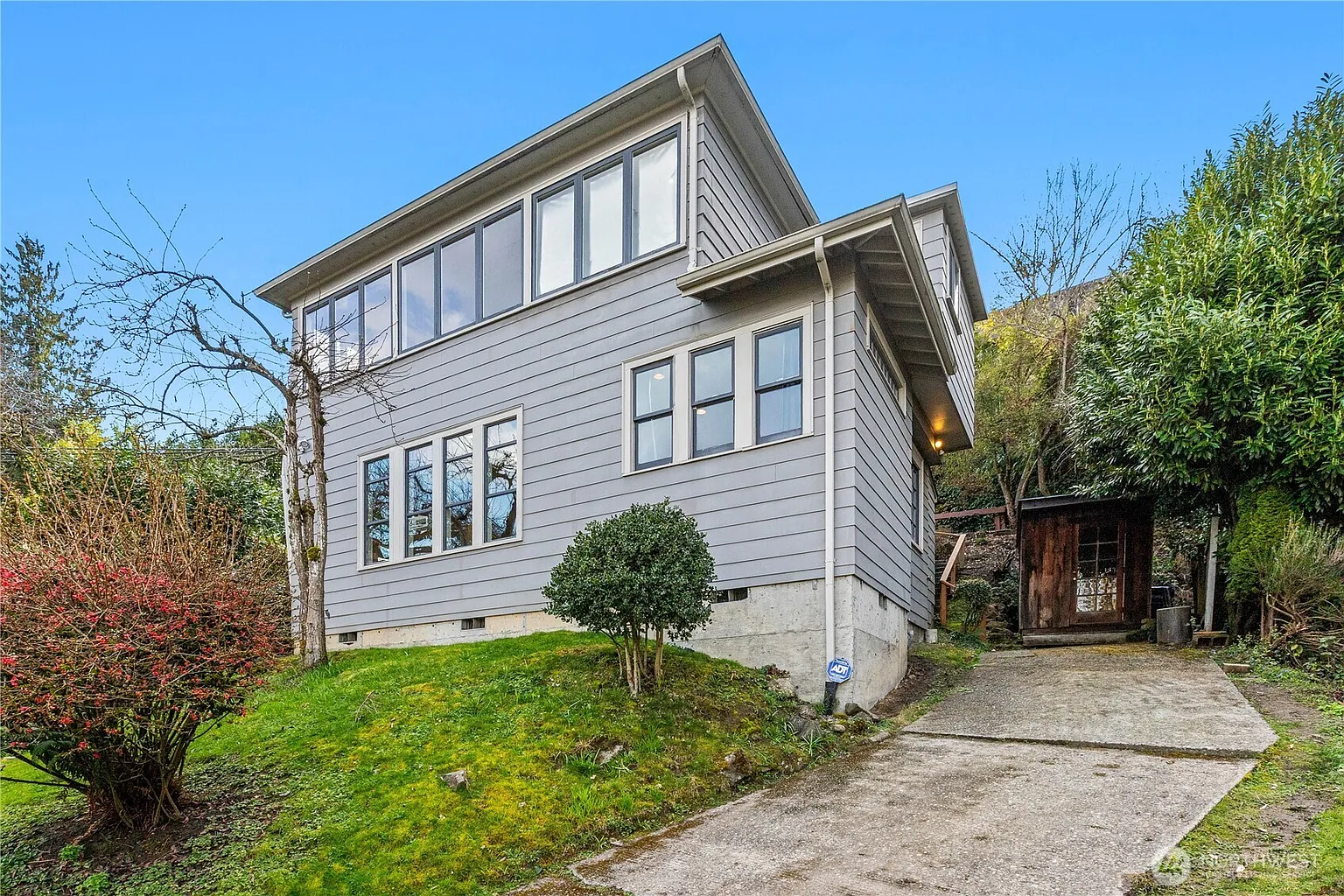 3312 S Lane Street photo 1