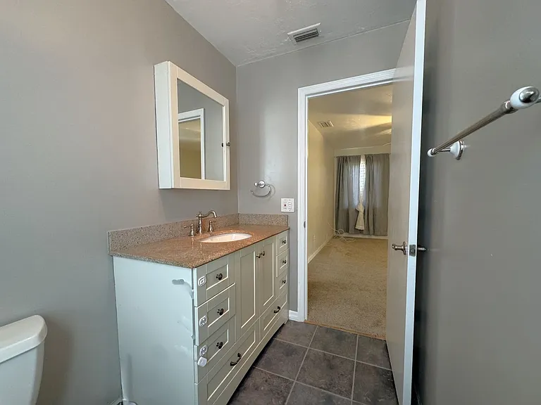 22481 Westchester Blvd #A4 — Photo 30