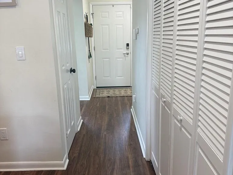 703 Stillhouse Ln — Photo 2