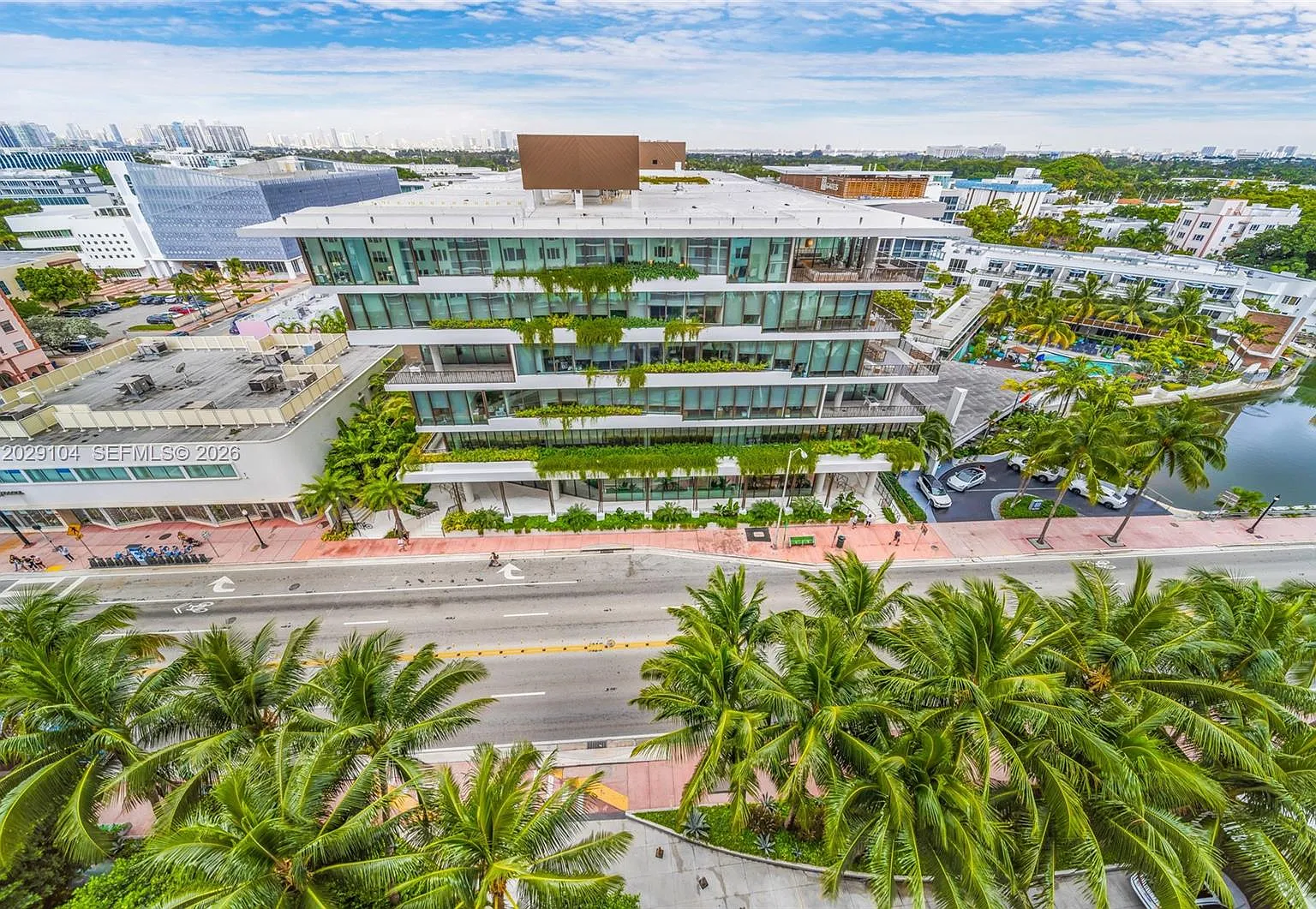 Roney Palace Condo — Photo 1