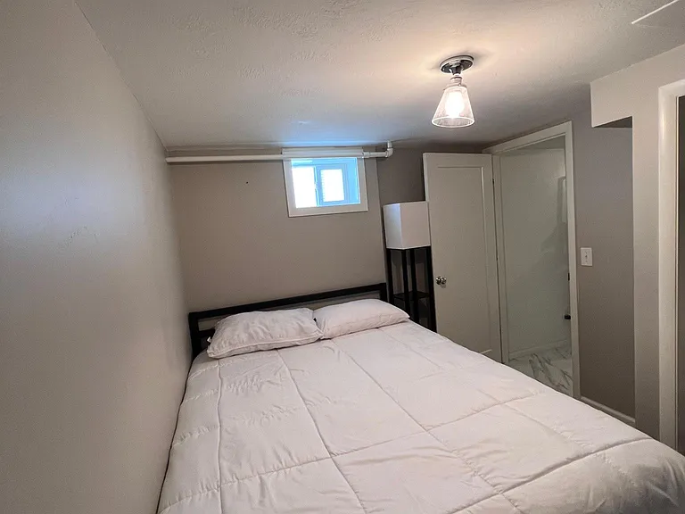 324 E 100 N — Photo 42