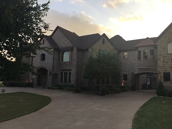 4th image of 135 Brookbend Dr