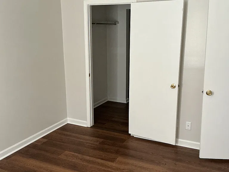 2 BR 1 Bath Apartment — Photo 6