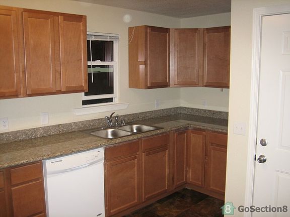 2nd image of 2002 Florida St APT 3