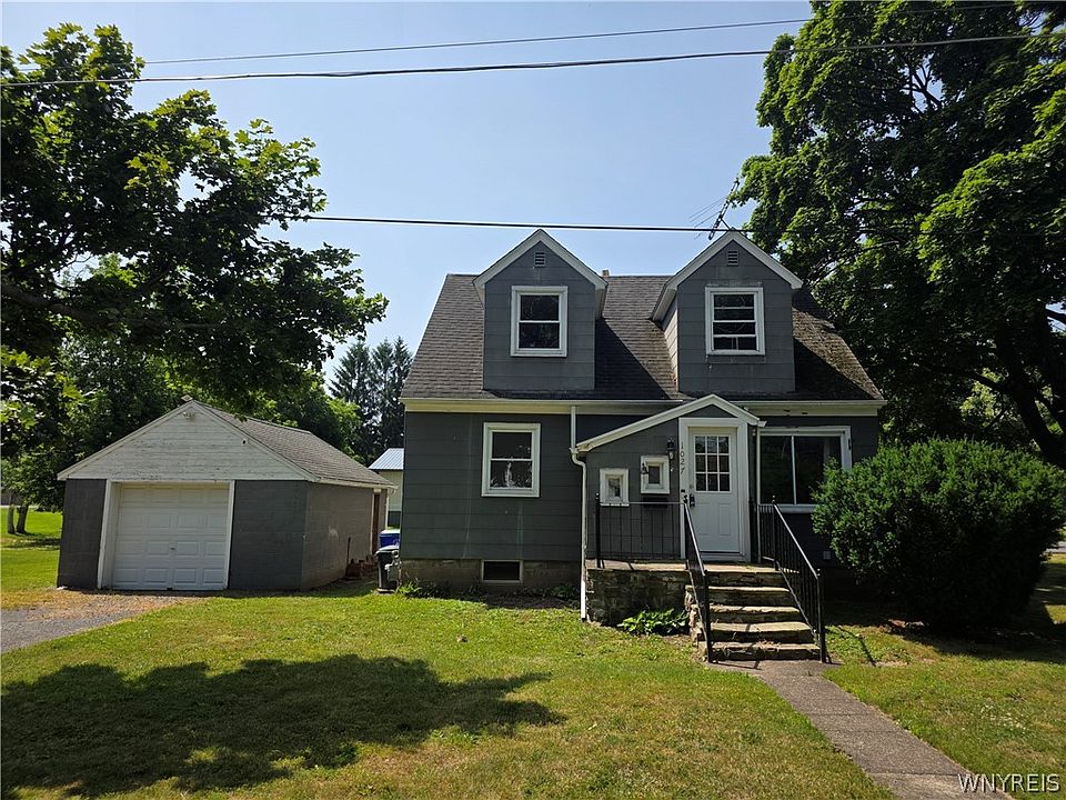 1st image of 1027 Gwinn St