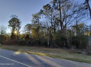 Rollingwood Dr, Carriere, MS 39426