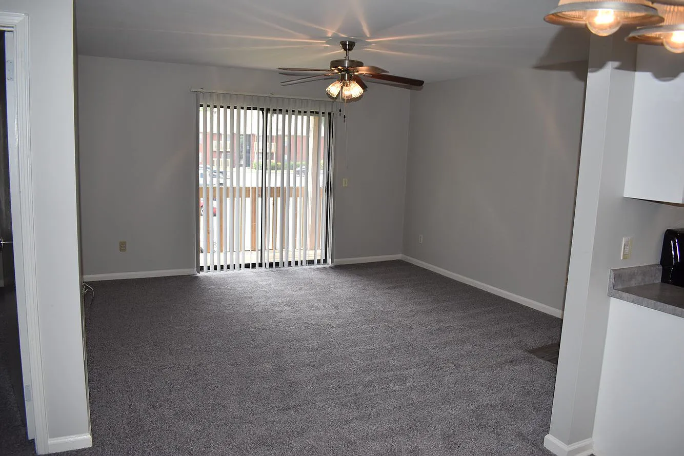 2800 McFarland — Photo 4