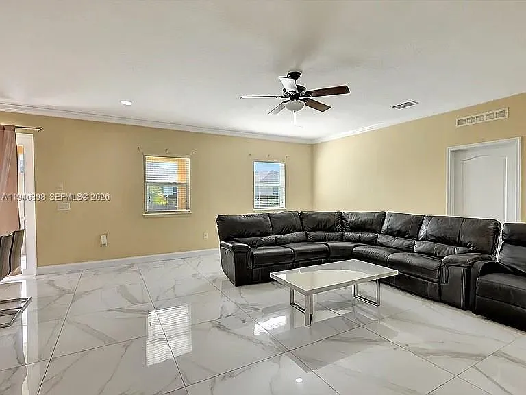 1018 SW Eckard Ave — Photo 17
