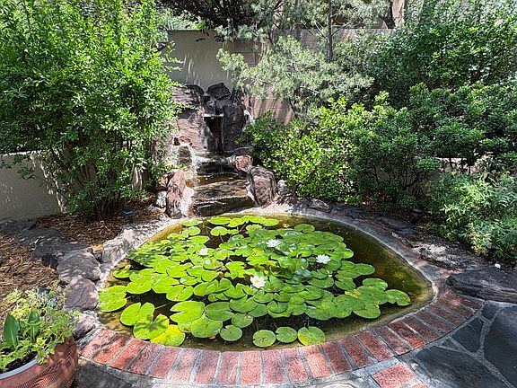 4th image of 12520 Crested Moss Rd NE