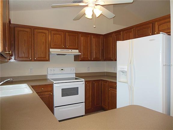 3rd image of 840 Hickory Ave