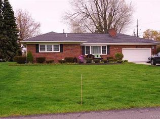4222 Susan Dr, Williamsville, NY 14221