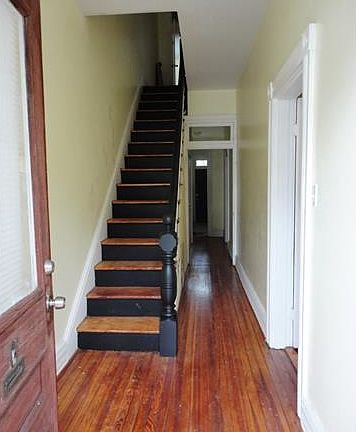 4th image of 520 W 33rd St