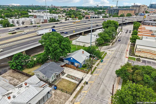 821 E Quincy St — Photo 34