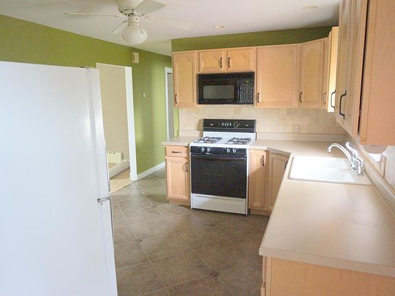 3rd image of 504 N West St