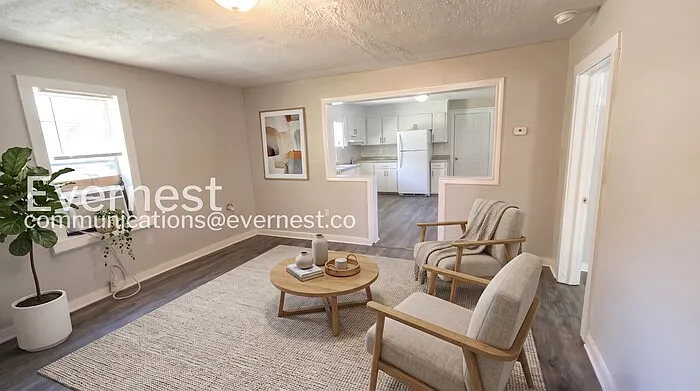 2 bed, 1.0 bath, 784 sqft, $945 — Photo 2