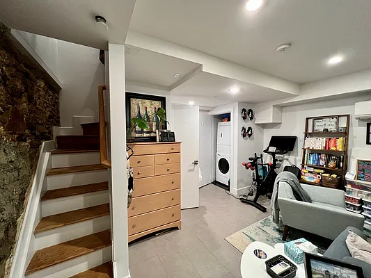 Rented by Bohemia Realty Group | media 17