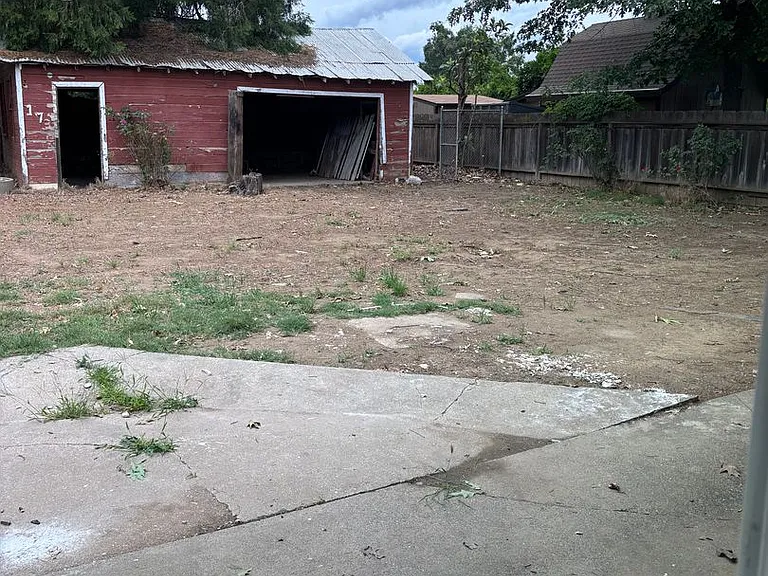 17 Hollis Ln — Photo 15