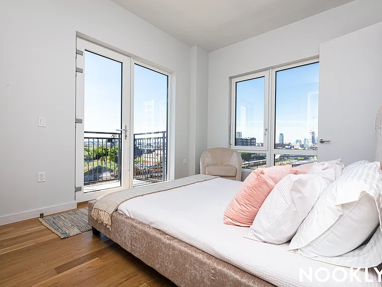 45-57 Davis St #708 — Photo 8