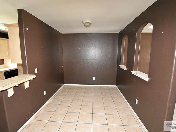 3rd image of 706 Tumbleweed Dr