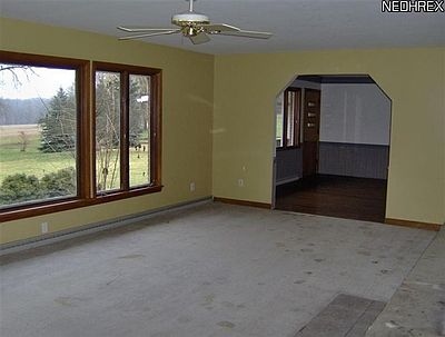 3rd image of 1868 N Lincoln Ave