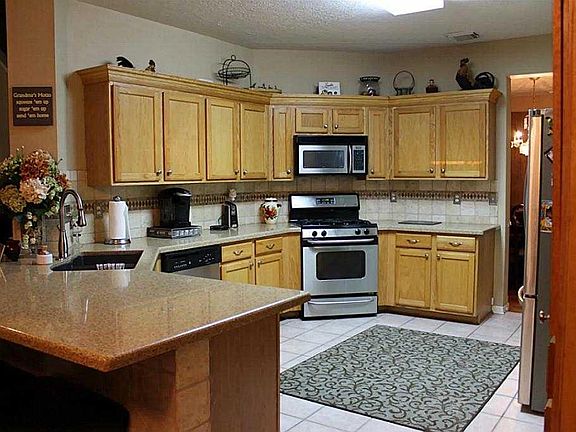 5th image of 215 Overland Park Dr