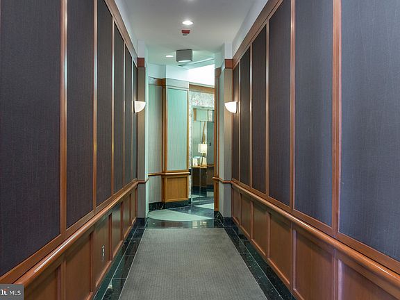 4th image of 1275 25th St NW APT 800