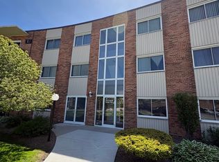 (Undisclosed Address), Oak Lawn, IL 60453