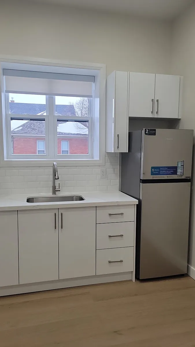 Building Photo - 304 Albert St W #106