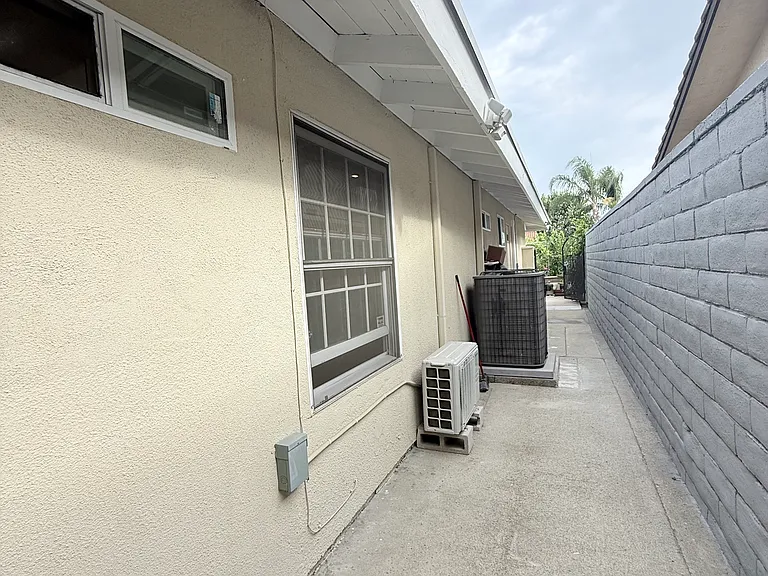 4940 Tyler St — Photo 2