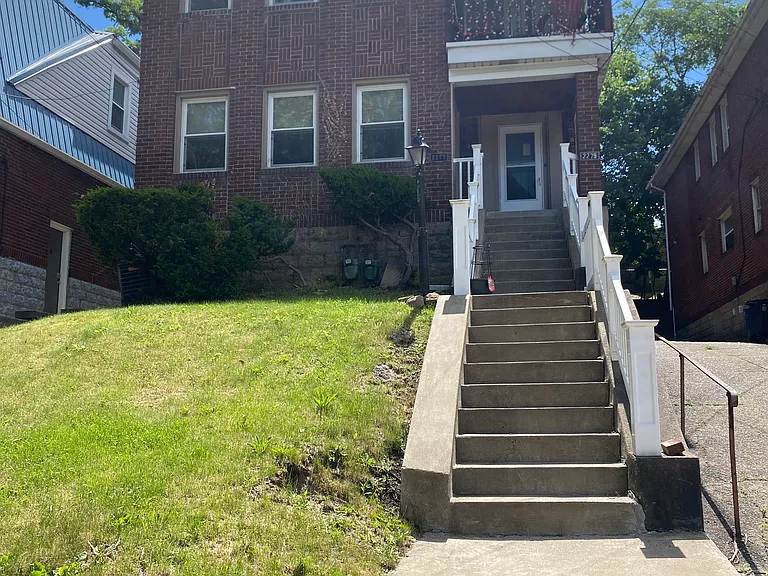 2277-2279 Shady Ave — Photo 4