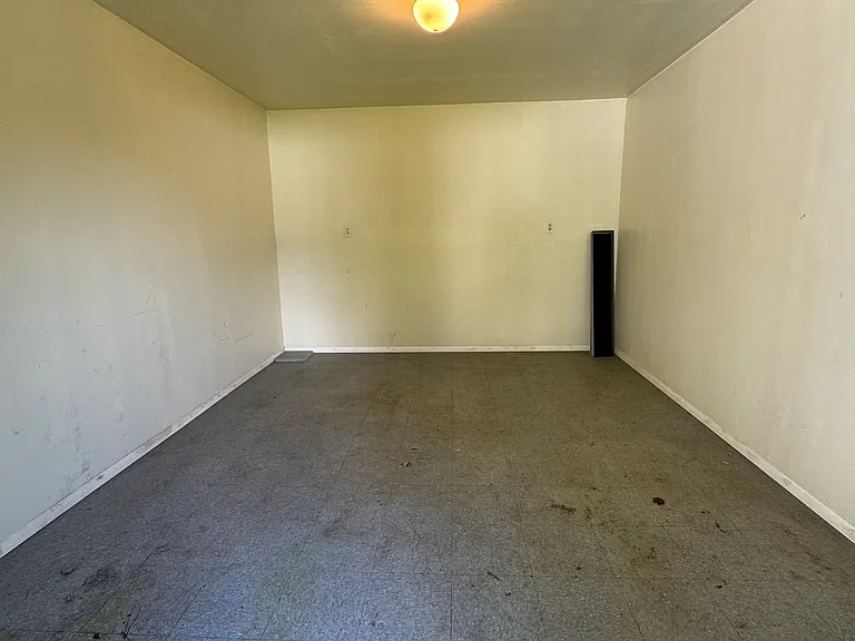 117 Southerland Dr — Photo 24