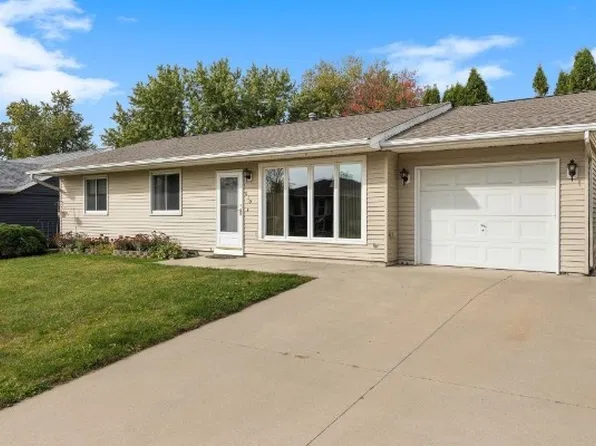 630 Concord Ln NW, Cedar Rapids, IA 52405