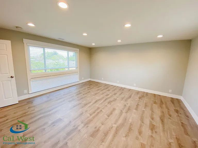 4119 Wilkie Ct — Photo 32