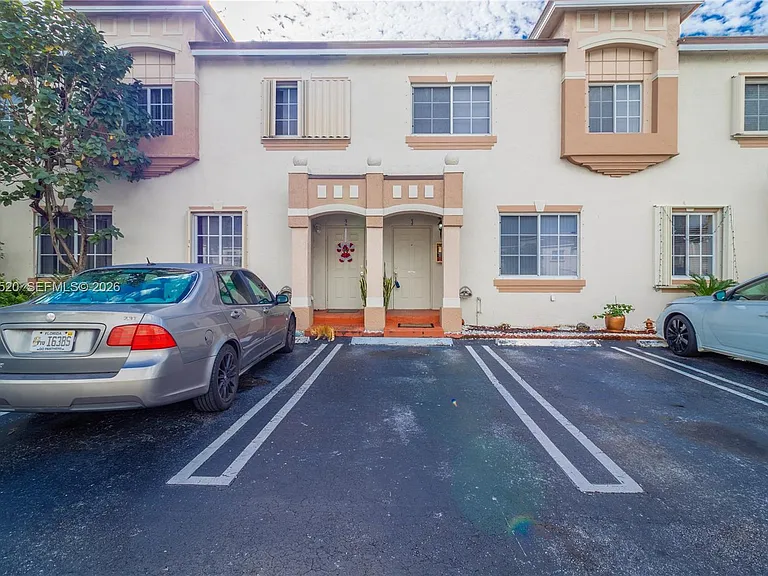 8360 NW 10th St #3C — Photo 1